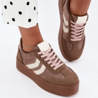 Sneakersy