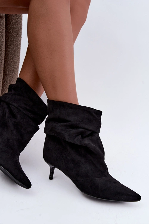 pol_pm_Wsuwane-Botki-Typu-Slouchy-Na-Obcasie-Czarne-Loralia-45310_1