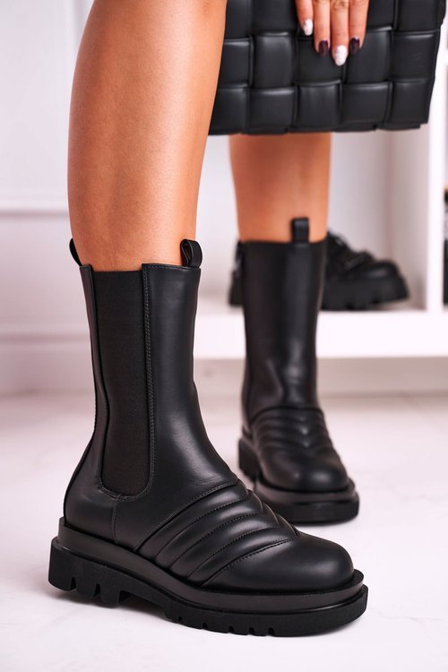 Chelsea Boots On A Platform Black Evelina