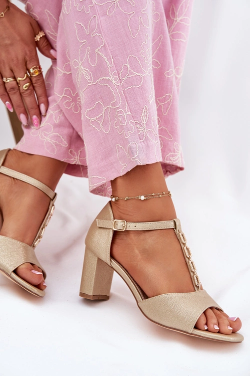 Sandały Damskie Na Słupku Z Ozdobnym Paskiem Eko Skóra Złote Triavera