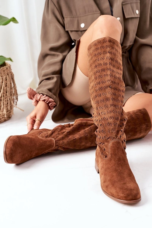 Zamszowe Kozaki Z Ażurowym Wzorem Brązowe Montana