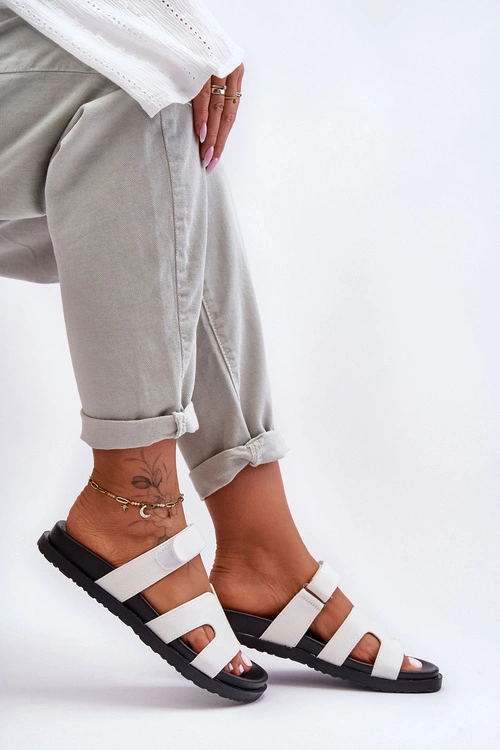 Materiałowe Damskie Klapki Na Rzep Białe Jose