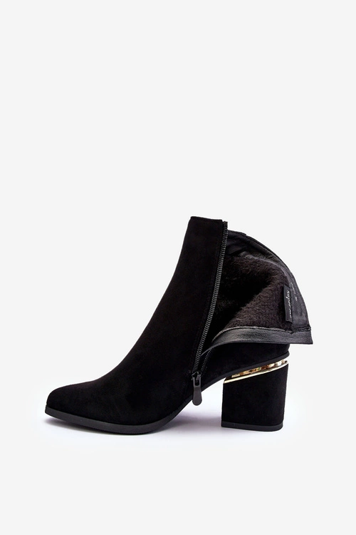 Zamszowe Botki Na Obcasie Z Biżuteryjną Ozdobą Czarne Jadirel