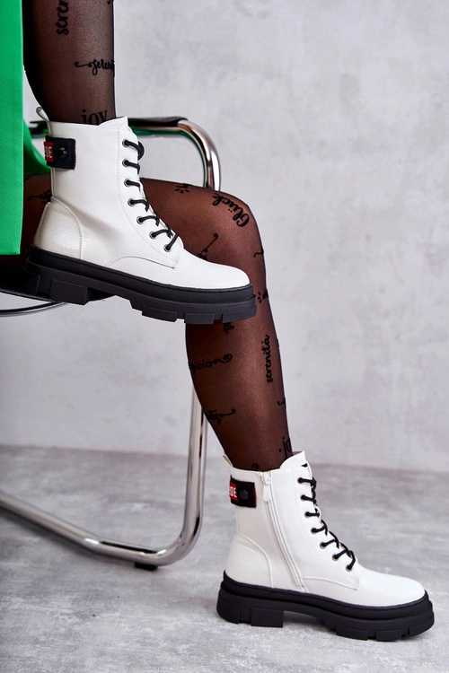 Damskie Lakierowane Botki Workery Sznurowane Białe Conny