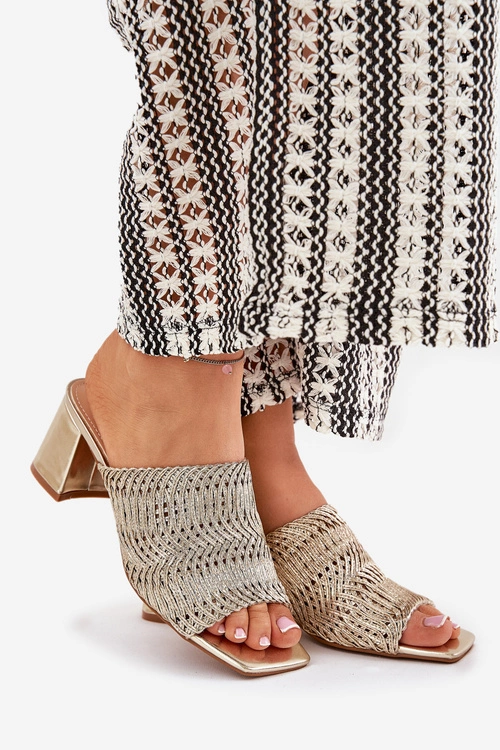 Klapki Damskie Z Plecionką Na Obcasie Złote Ciariloria