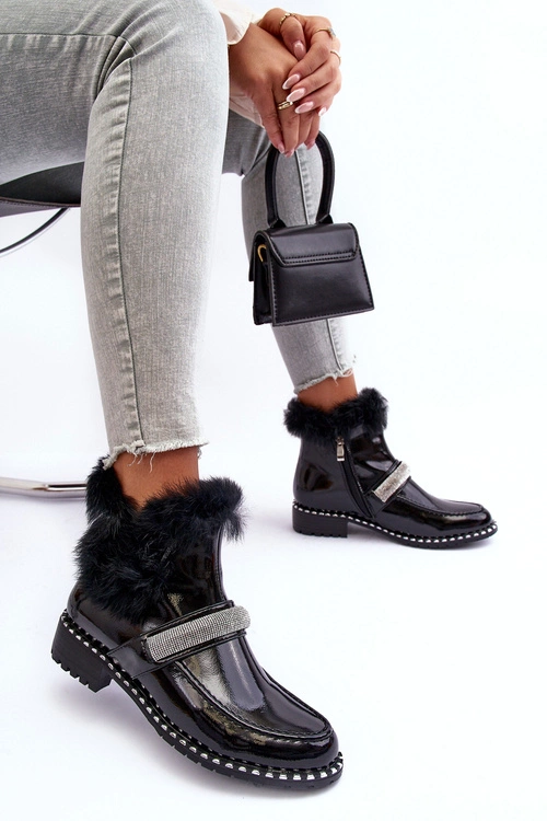 Niskie Botki Lakierowane Z Futerkiem I Ozdobą S.Barski MR870-74 Czarne