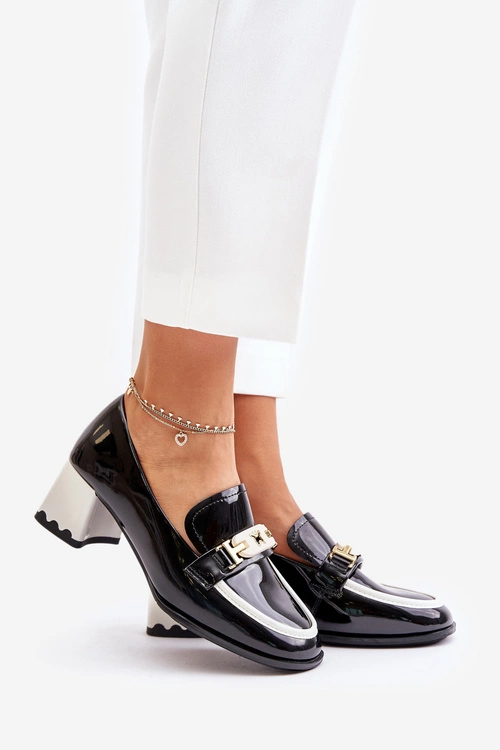 Lakierowane Półbuty Damskie Na Obcasie Z Ozdobą Artiker 55C1002 Czarne