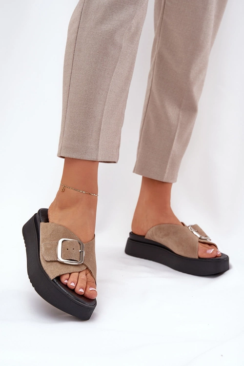 Zamszowe Klapki Damskie Z Klamrą Na Platformie Zazoo 3019 Beżowe