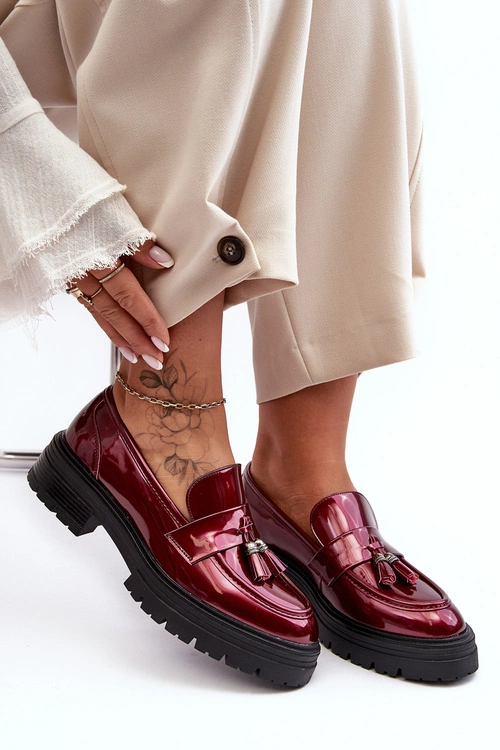 Lakierowane Półbuty Loafersy Z Frędzlami Bordowe Velenase