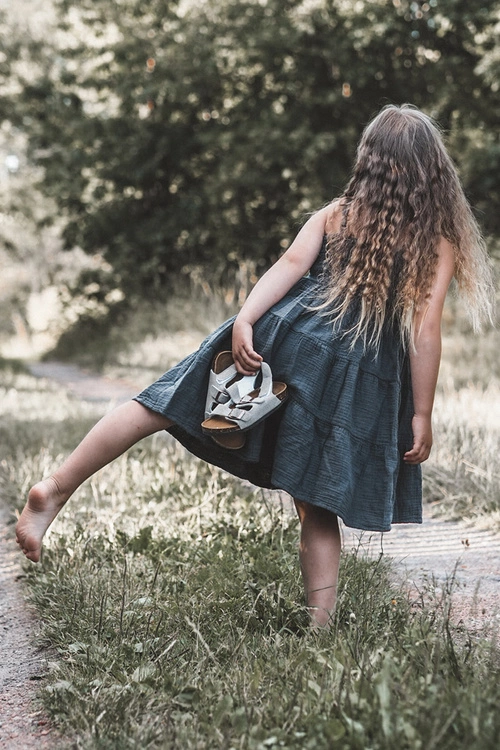 Sandałki Dziecięce Na Korkowej Platformie Zapinane Na Rzep Szare Rorria