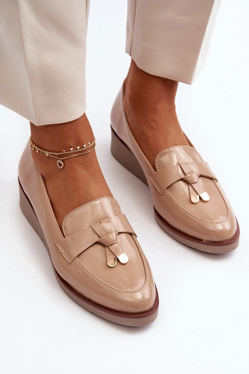 Damskie Lakierowane Półbuty Na Koturnie Z Ozdobą Beżowe Miliret