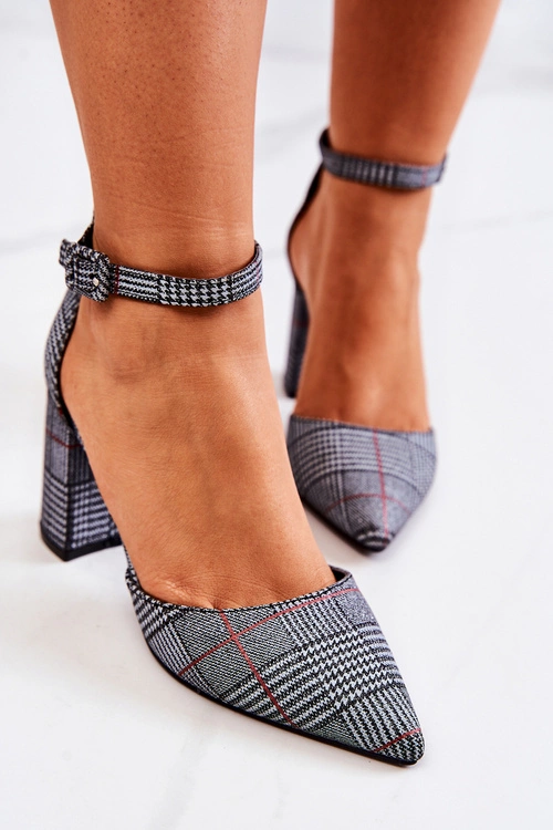 Czółenka Na Słupku Kratka Czarno-Białe Harye