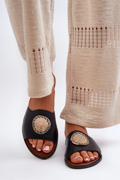 Zazoo 2938 Skórzane Klapki Na Płaskim Obcasie Z Ozdobą Czarne