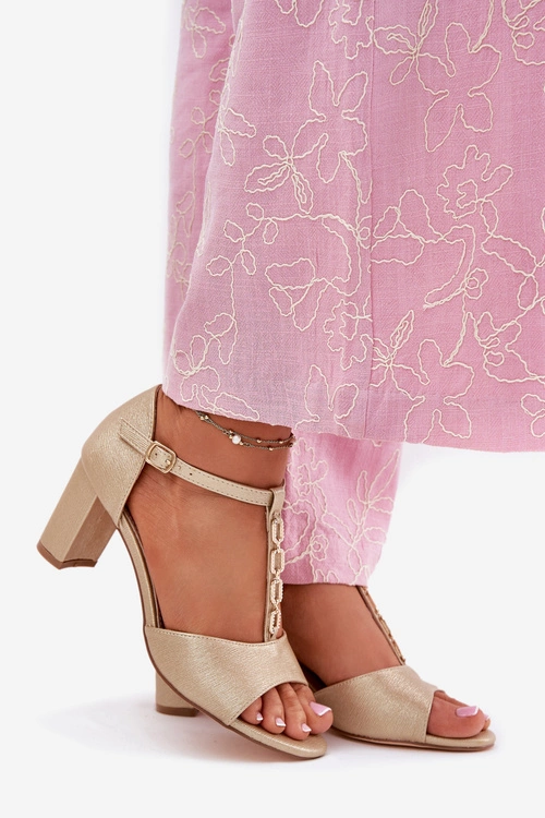 Sandały Damskie Na Słupku Z Ozdobnym Paskiem Eko Skóra Złote Triavera