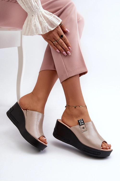 Klapki Damskie Na Koturnie Złote Vleni