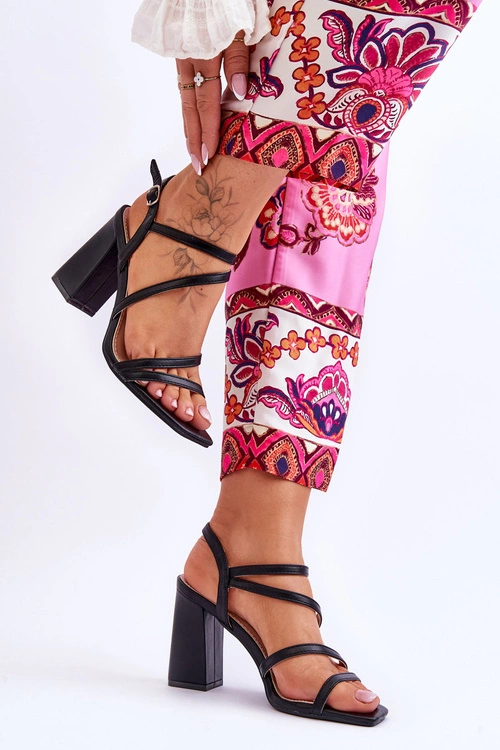 Skórzane Sandały Na Słupku Czarne Florentina