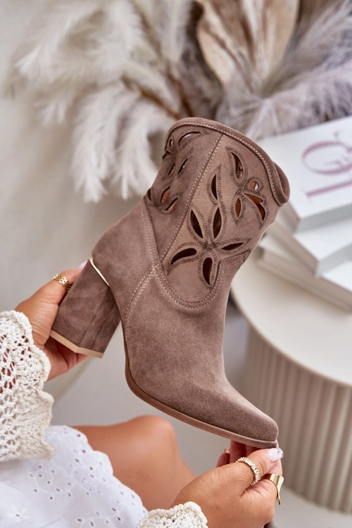 Zamszowe Ażurowe Botki Na Słupku Lewski 3629 Ciemnobeżowe