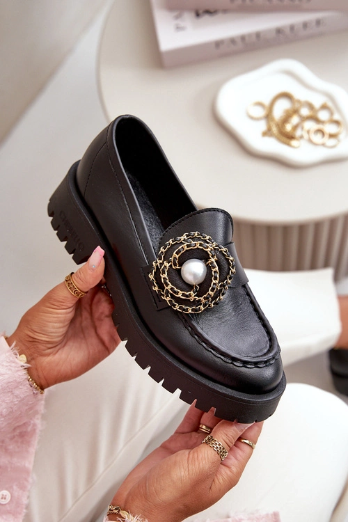 Skórzane Mokasyny Damskie Ozdobione Kwiatkiem Czarne CheBello 4520