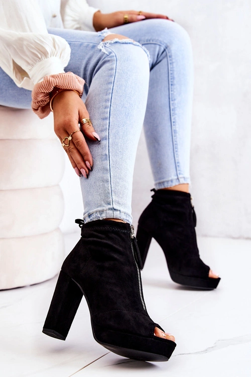 Zamszowe Botki Na Suwak Czarne Donnita