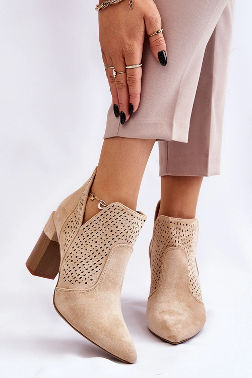 Modne Zamszowe Ażurowe Botki Na Obcasie Jasnobeżowe Genevi