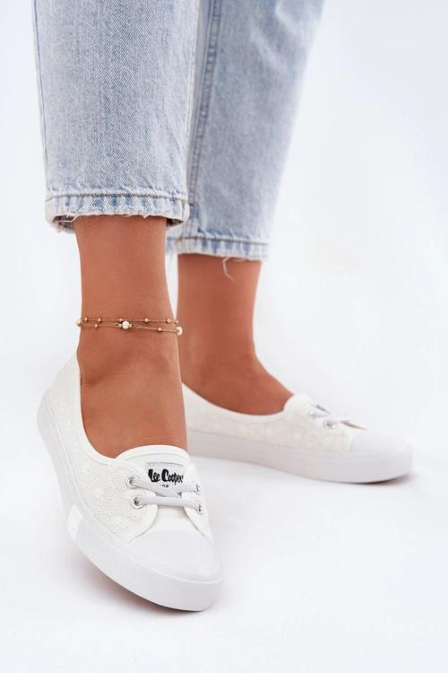 Tenisówki Trampki Damskie Z Haftem Lee Cooper LCW-25-31-3447L Białe