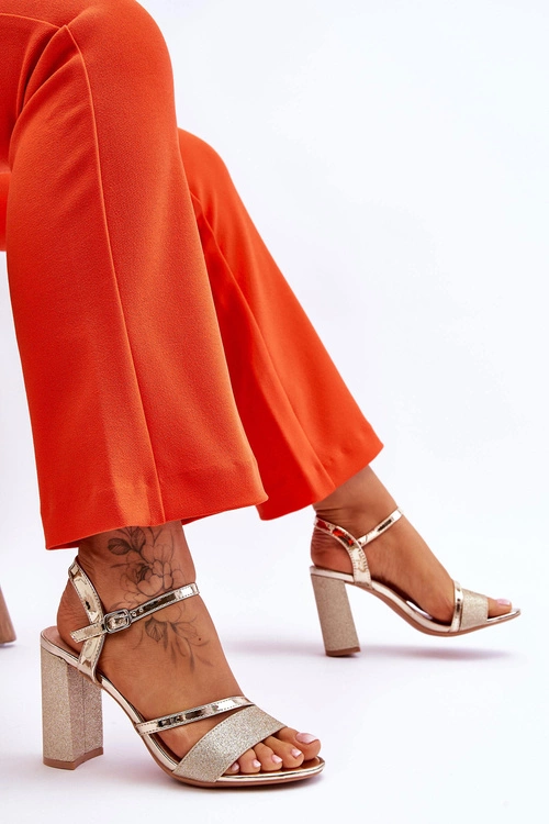 Błyszczące Sandały Na Obcasie Złote Alicia