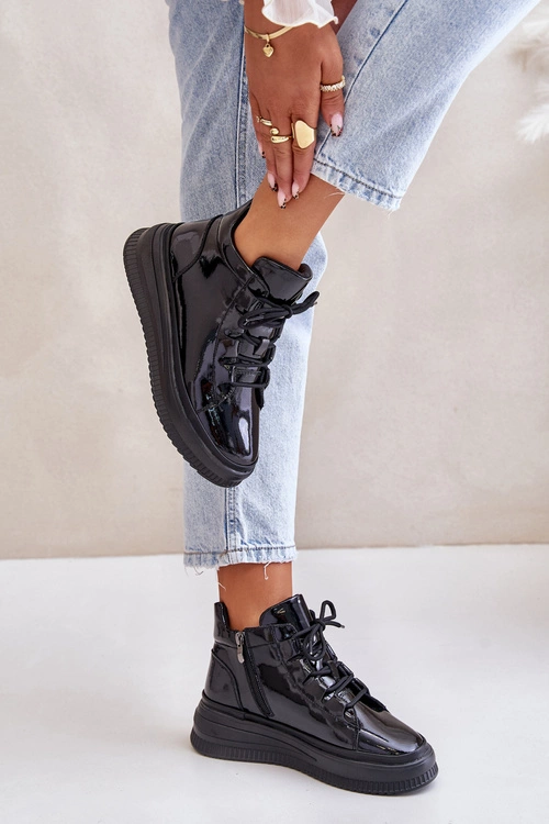 Lekkie Lakierowane Buty Sportowe Na Platformie Skóra Naturalna Artiker 55C1049 Czarne