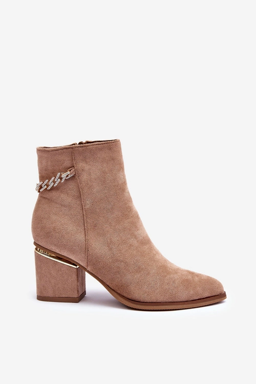 Zamszowe Botki Na Obcasie Z Biżuteryjną Ozdobą Ciemnobeżowe Jadirel