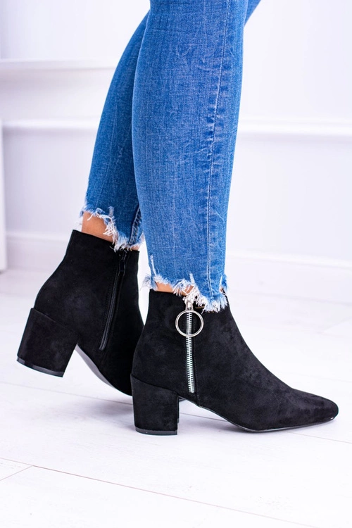 Czarne Zamszowe Botki Na Słupku w Szpic Jonnes