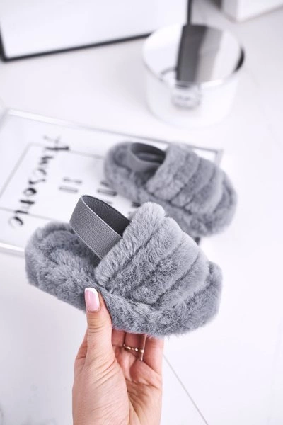 Dziecięce klapki z futerkiem i gumką szare Fluffy