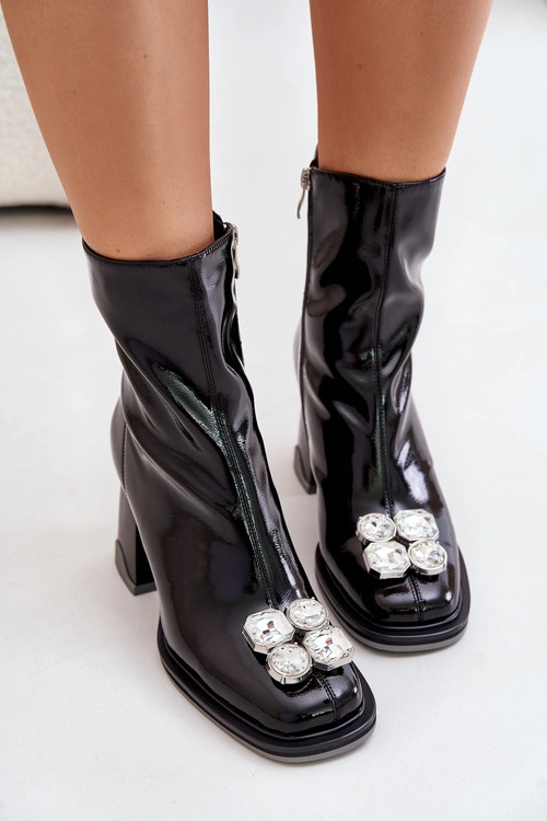 Lakierowane Botki Damskie Na Słupku Z Ozdobą D&A MR880-019 Czarne