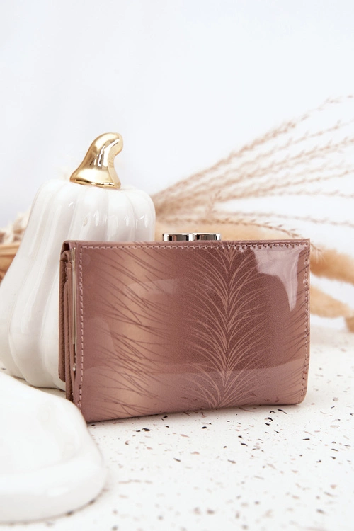 Lakierowany Portfel Damski Z Drobinkami Beżowy Cermina