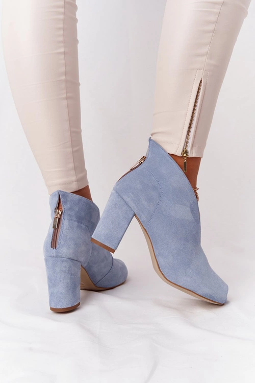 Zamszowe Botki Na Słupku Z Wycięciem Exquisite 1243 Błękitne