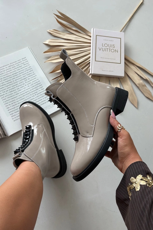 Lakierowane Botki Damskie Z Naturalnej Skóry D&A MR52-108 Beżowe