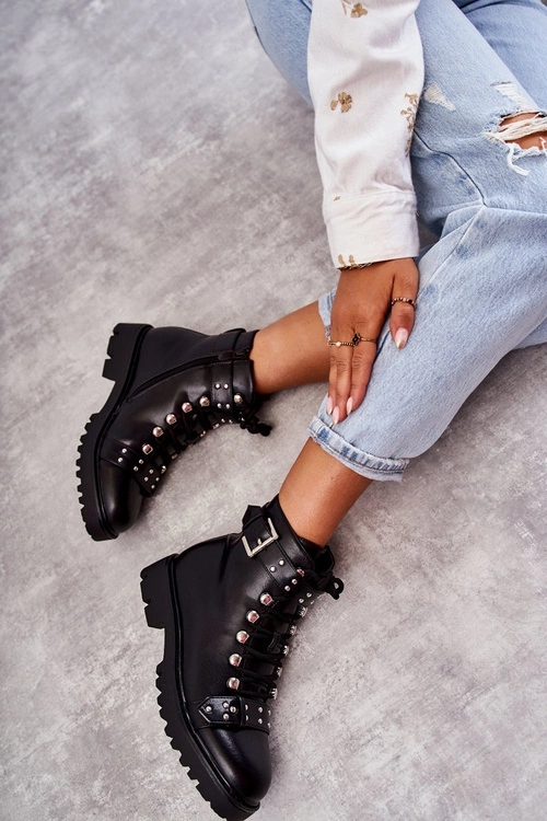 Skórzane Botki Z Ozdobnym Paskiem Czarne Sabine