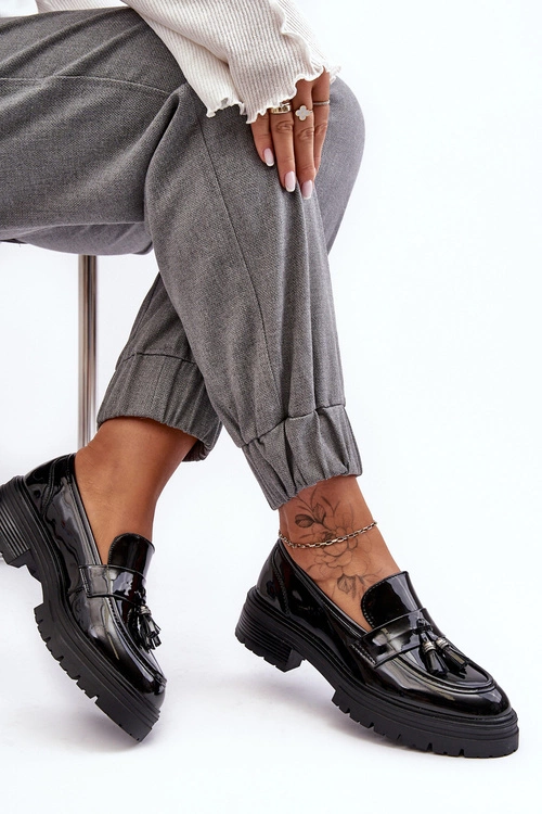 Lakierowane Półbuty Loafersy Z Frędzlami Czarne Velenase