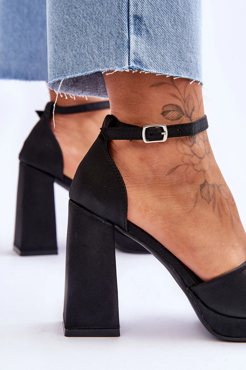 Satynowe Sandałki Na Masywnym Obcasie Czarne Eternity