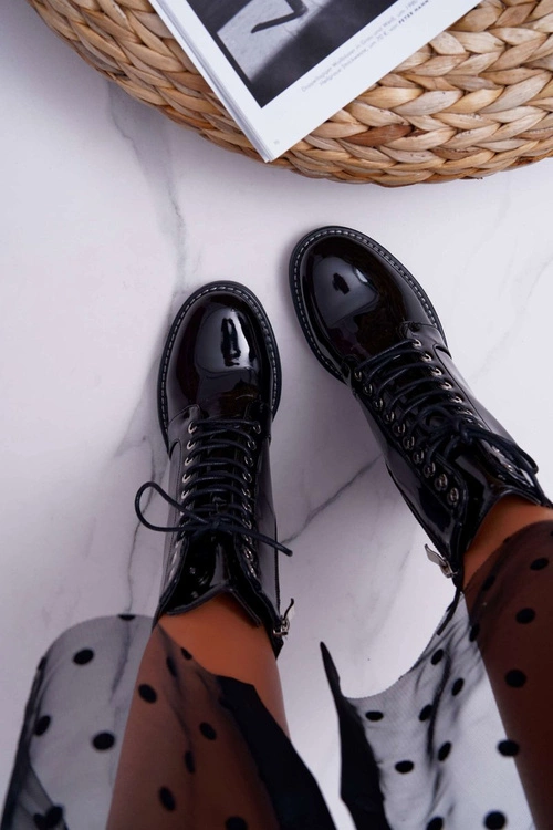 Botki Damskie Na Słupku Lakierowane Czarne Insist