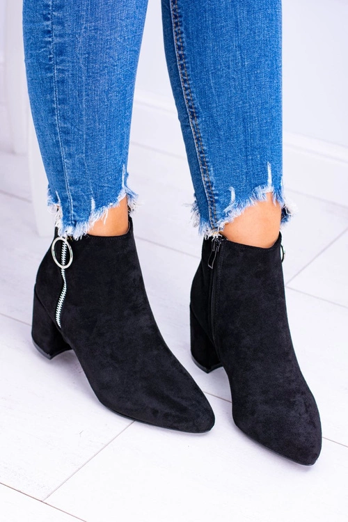 Czarne Zamszowe Botki Na Słupku w Szpic Jonnes