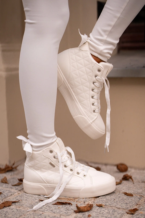 Ocieplane Trampki Damskie Z Przeszyciami Big Star OO274A479 Białe