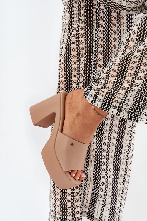 Damskie Klapki Z Eko Skóry Na Słupku I Platformie Khaki Tamirella