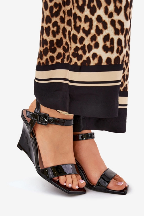 Lakierowane Sandały Damskie Na Koturnie Czarne Vliraya