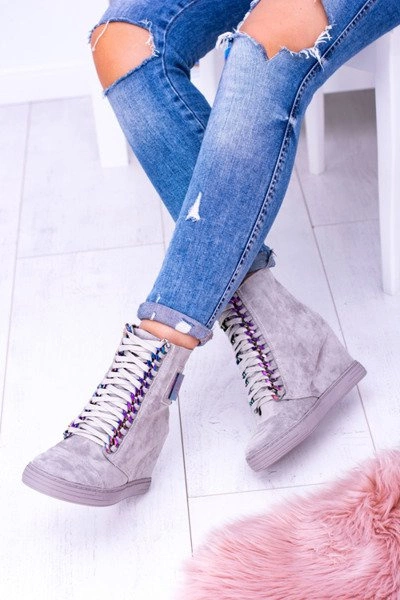 Sneakersy damskie Lu Boo Szare Zamszowe z Opalizującymi Łańcuchami Monica