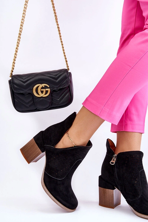 Zamszowe Botki Z Wycięciem Czarne Layne