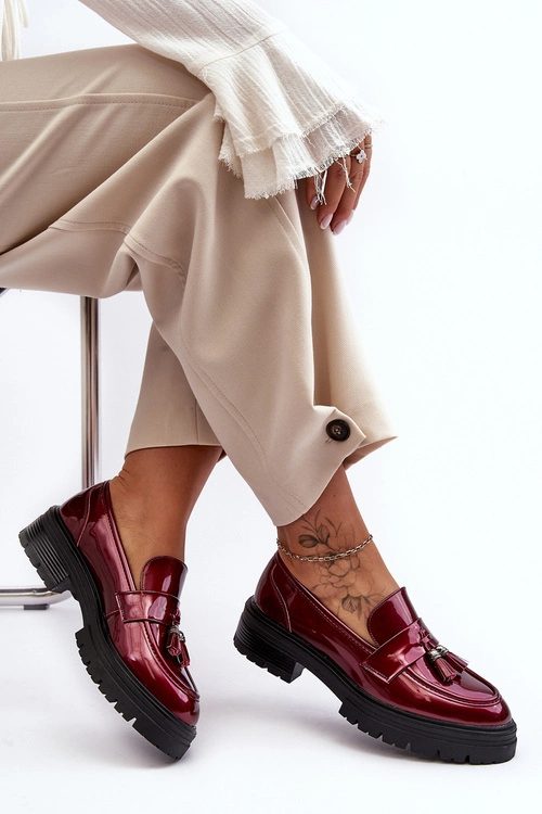 Lakierowane Półbuty Loafersy Z Frędzlami Bordowe Velenase