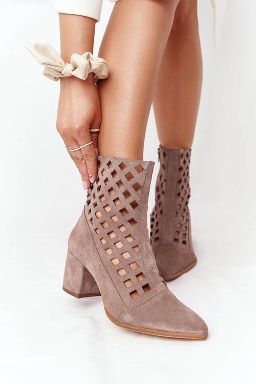 Zamszowe Ażurowe Botki Na Obcasie Nicole 2638 Brązowe