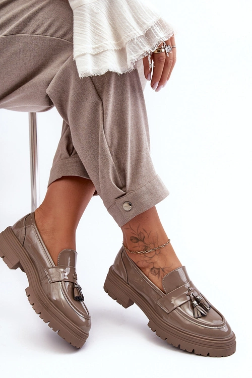 Lakierowane Półbuty Loafersy Z Frędzlami Ciemnobeżowe Velenase