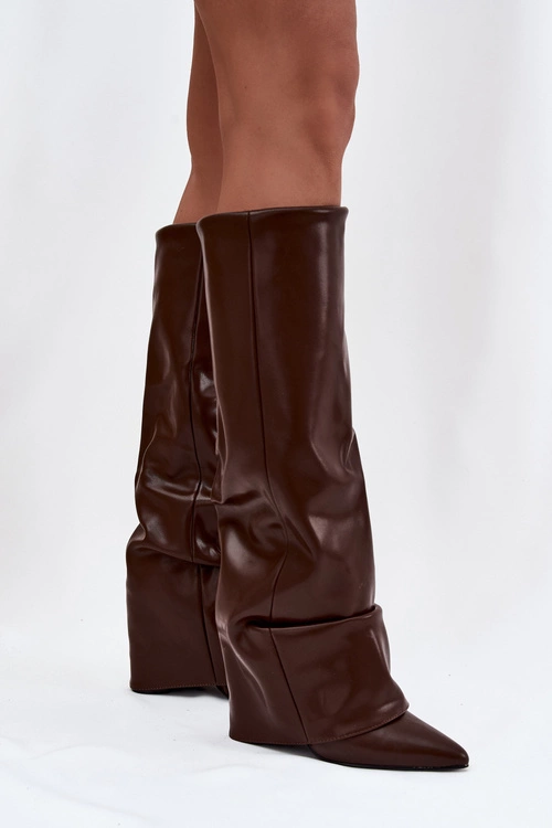 Ocieplane Kozaki Damskie Z Wywiniętą Cholewką Na Słupku Czekoladowe Elivira