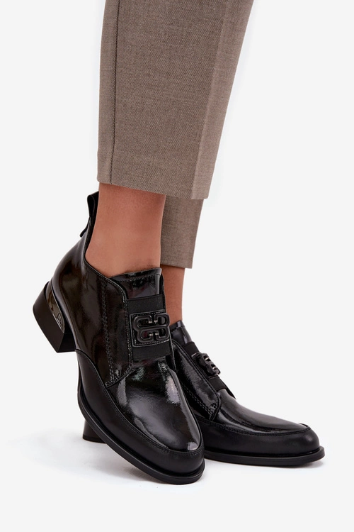 Lakierowane Skórzane Półbuty Damskie Na Niskim Obcasie Z Ozdobnym Detalem Vinceza 91161 Czarne