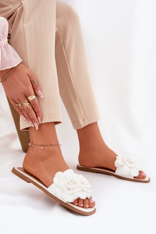 Klapki Damskie Na Płaskim Obcasie Z Ozdobnymi Kwiatami Białe Misorsse